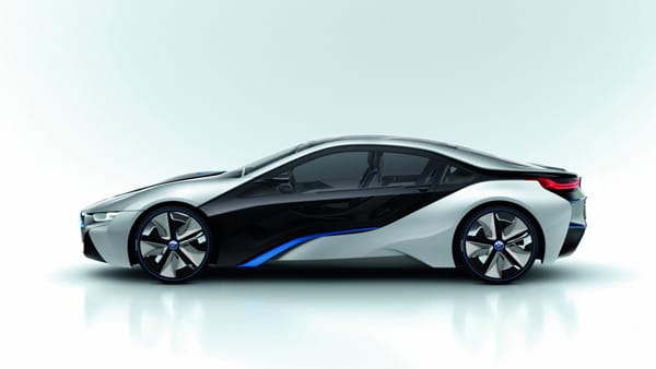 Der Hybridsportler BMW i8 geht auch 2013 an den Start.