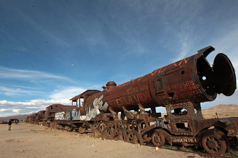Bis 1960 transportierten die Schienenfahrzeuge das im Salar de Uyuni gewonnene Salz ab.