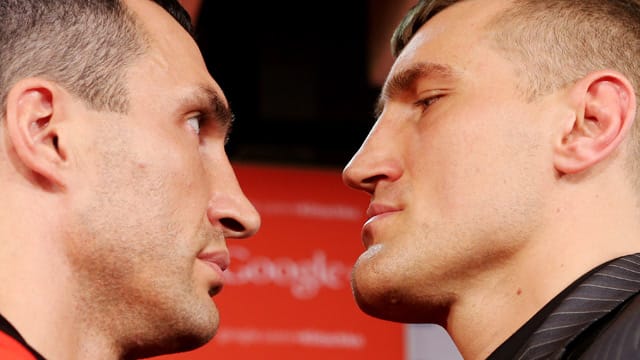 Duell auf Augenhöhe: Wladimir Klitschko (li.) gegen Mariusz Wach.