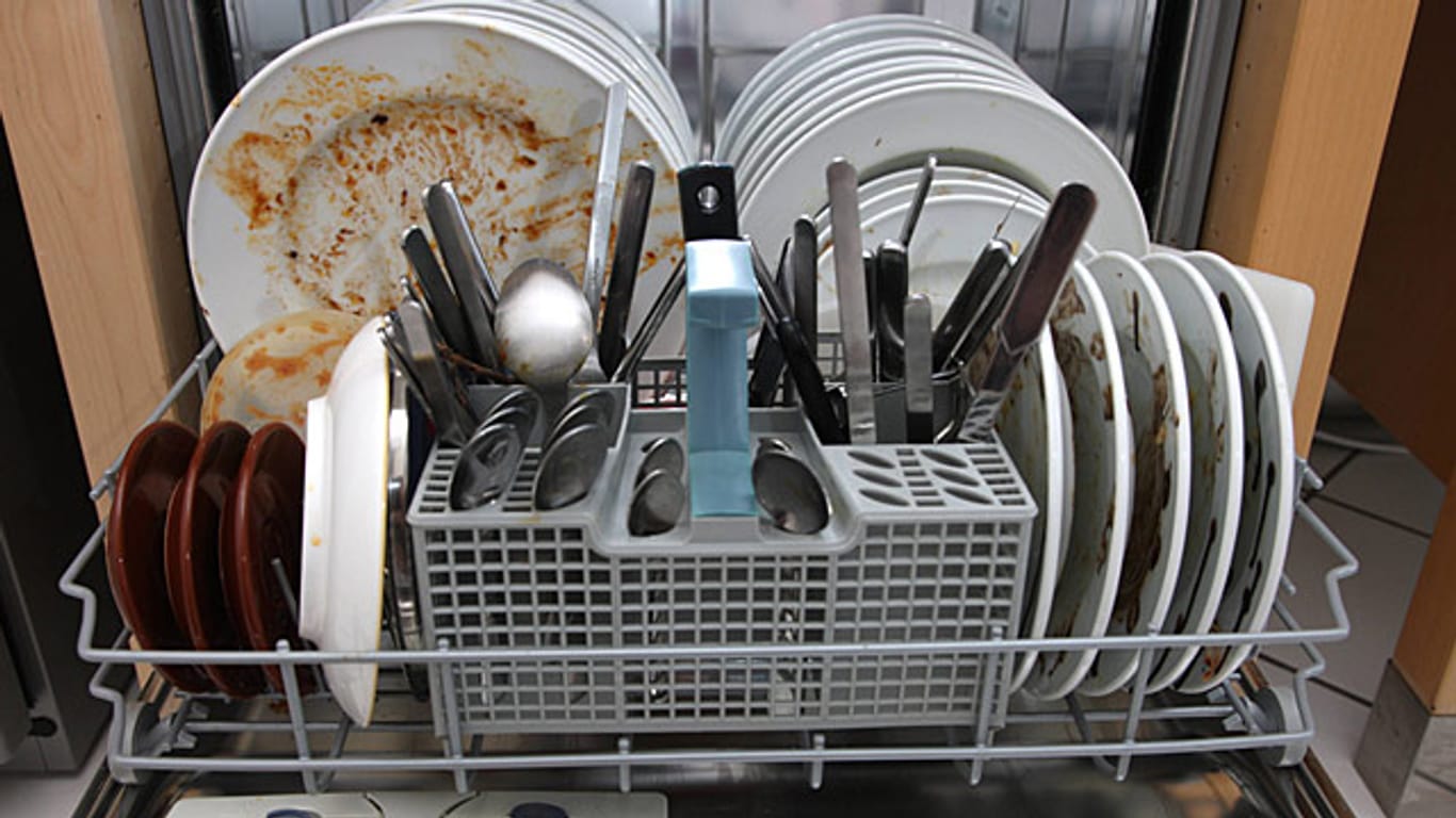 Geschirr: Tipps gegen dreckiges Geschirr aus der Spülmaschine.