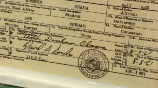 Das Tablett mit Obamas Geburtsurkunde verkaufte sich innerhalb von vier Tagen 2000 Mal Das Tablett mit Obamas Geburtsurkunde verkaufte sich innerhalb von vier Tagen 2000 Mal
