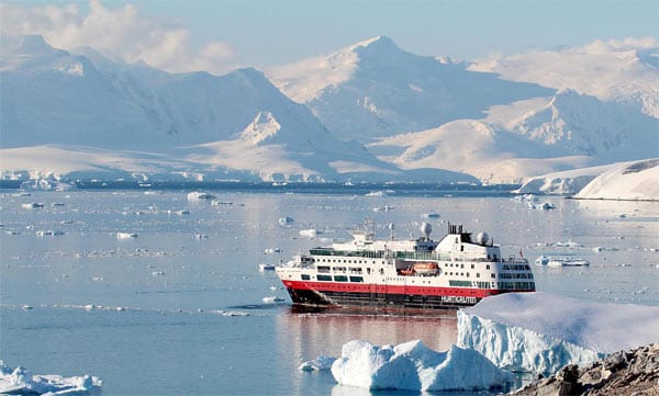 Die "MS Fram" der norwegischen Hurtigruten ist von November bis März in der Antarktis unterwegs.