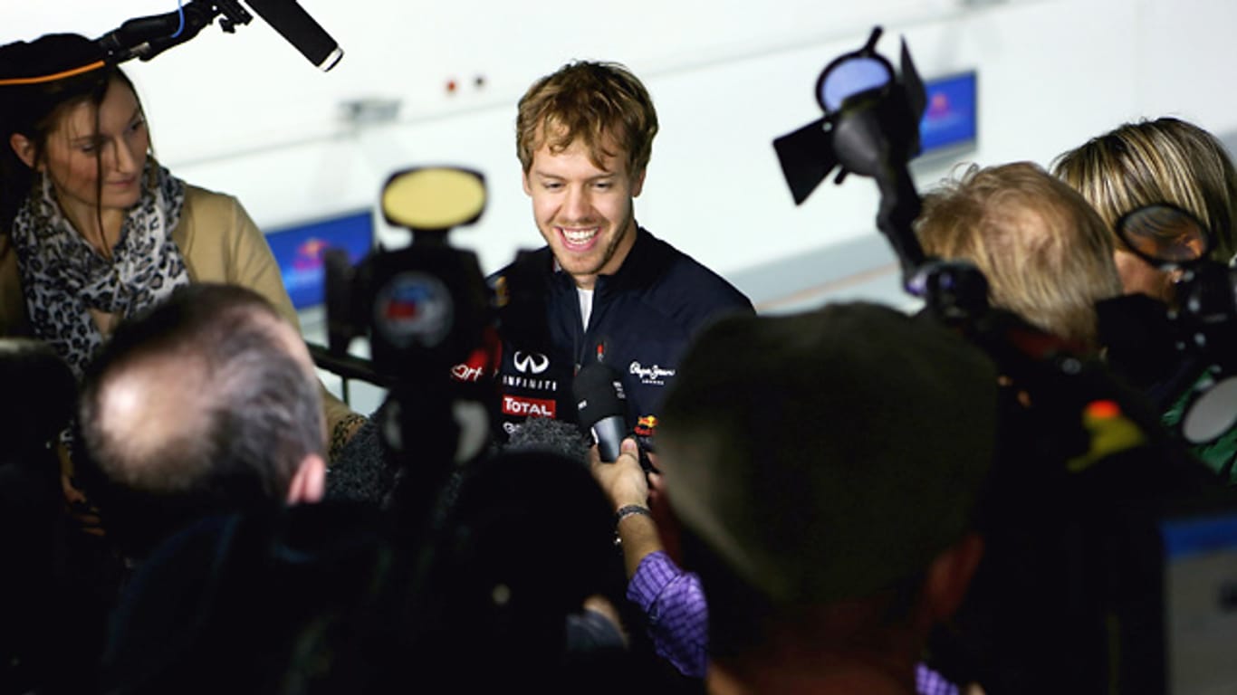 WM-Held Vettel bringt eine dicke Prämie für jeden Red-Bull-Mitarbeiter nach England.