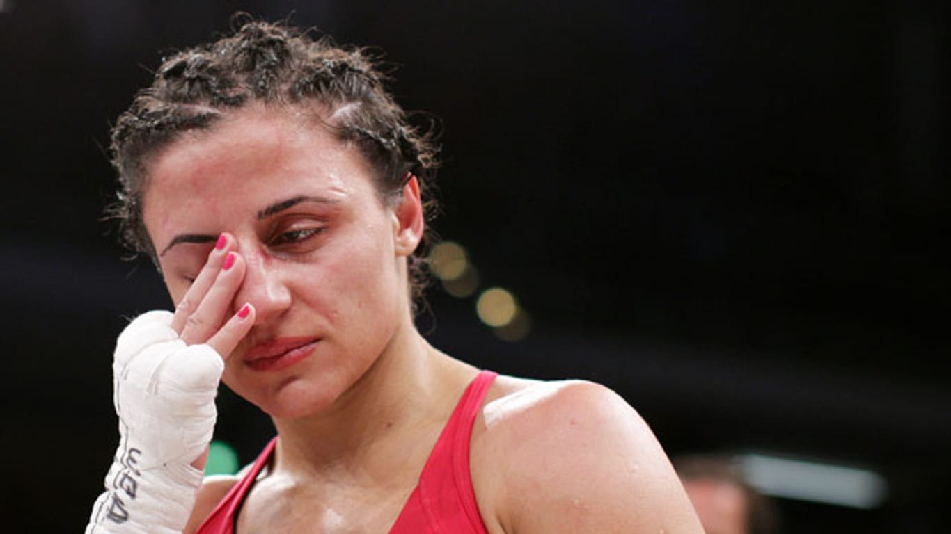 Susi Kentikian ist nach dem verlorenen Kampf um die WBA-Weltmeisterschaft enttäuscht.