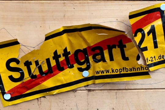 Beim umstrittenen Bahn-Projekt "Stuttgart 21" steigen die zusätzlichen Kosten ständig weiter