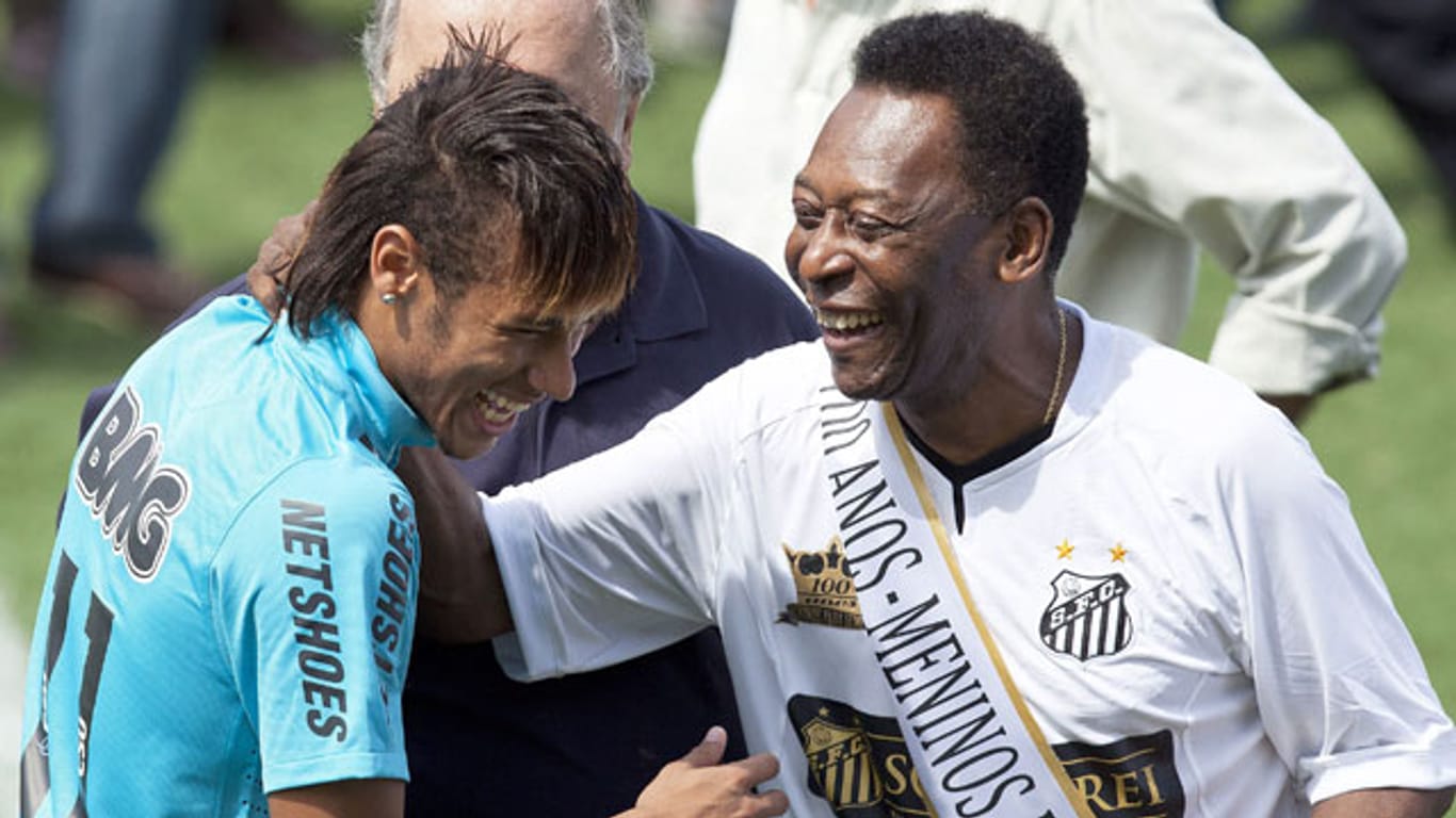 Neymar (li.) und die brasilianische Legende Pelé verstehen sich gut.