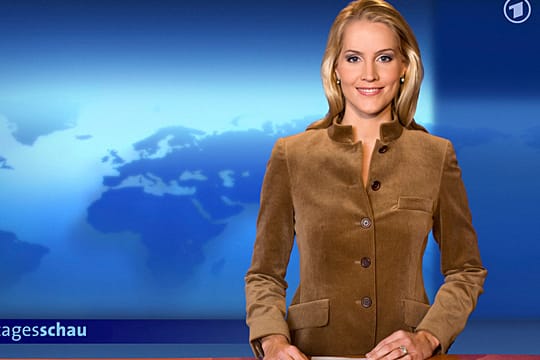 Judith Rakers im aktuellen "Tagesschau"-Studio: Das neue "Tagesschau"-Studio verzögert sich laut NDR.