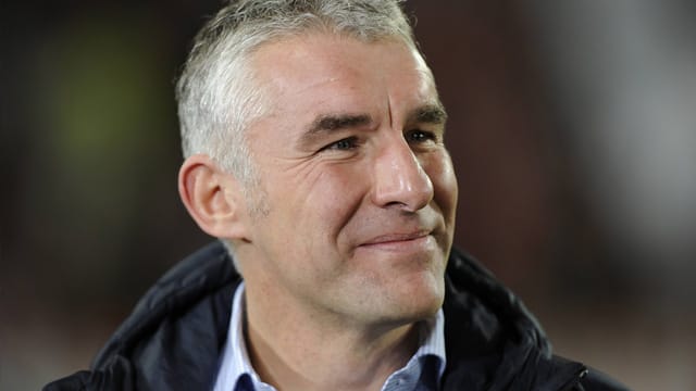 Mirko Slomka kann sich über einen ordentlichen Gehaltssprung freuen. Mirko Slomka kann sich über einen ordentlichen Gehaltssprung freuen.