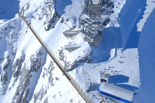 Die Zentralschweiz bietet den Titlis Cliff Walk.