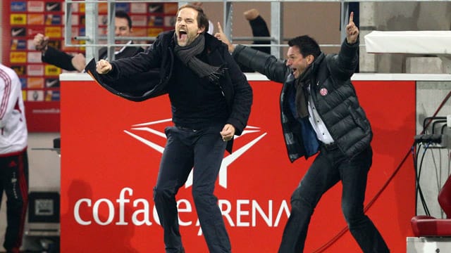 Trainer Thomas Tuchel vom FSV Mainz 05 hat Spekulationen über einen Wechsel zu Schalke 04 eine deutliche Absage erteilt. Trainer Thomas Tuchel vom FSV Mainz 05 hat Spekulationen über einen Wechsel zu Schalke 04 eine deutliche Absage erteilt.