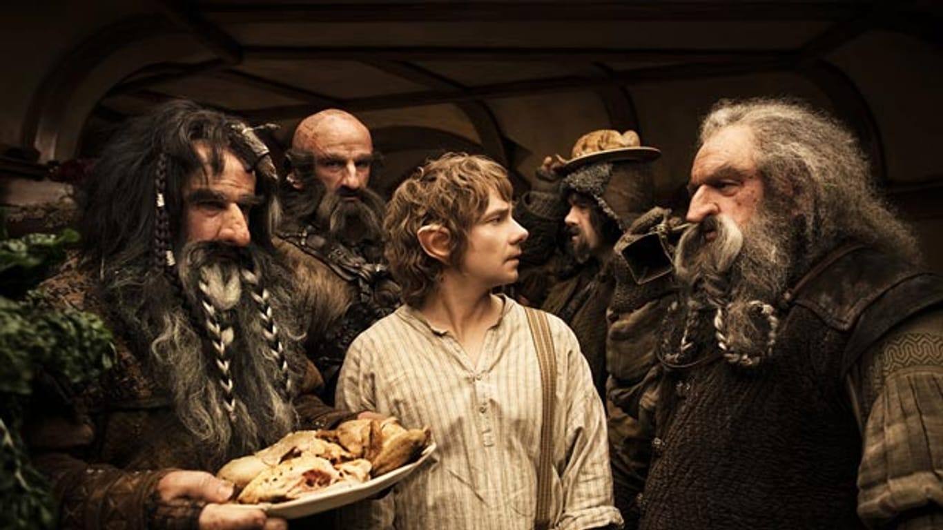 Bilbo Beutlin (Martin Freeman) ist mit dem Zwergenbesuch zunächst ein wenig überfordert.
