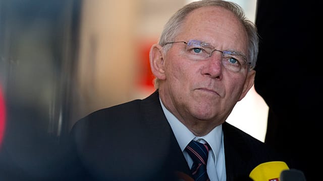 Lebensversicherungen: Finanzminister Wolfgang Schäuble will Kürzungen abfedern