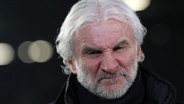 Bayer Leverkusen Sportdirektor Rudi Völler ist für seine markigen Kommentare bekannt. Bayer Leverkusen Sportdirektor Rudi Völler ist für seine markigen Kommentare bekannt.