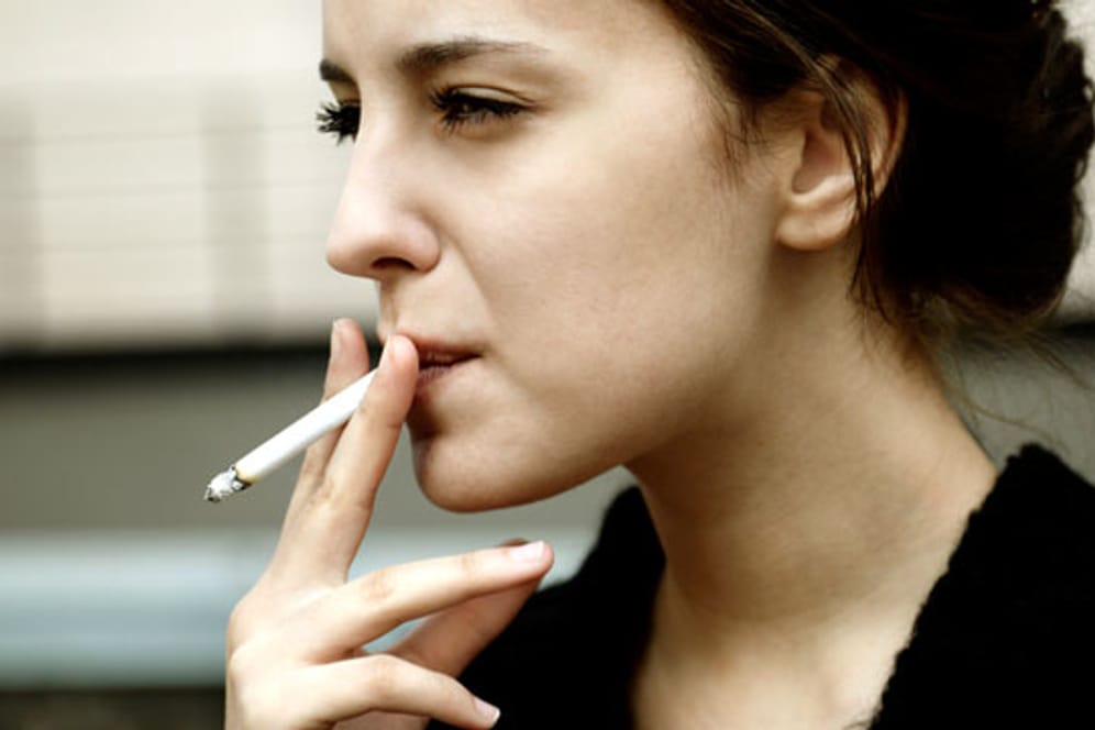 Raucherinnen haben ein stark erhöhtes Herzinfarktrisiko.