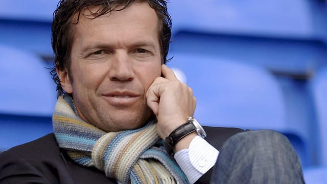 Lothar telefoniert: Matthäus versucht sich als Ski-Kommentator.