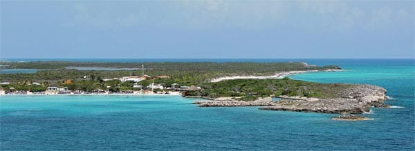 Little San Salvador Island (Half Moon Cay): Die romantische Seite einer Privatinsel können die Gäste hier erleben.