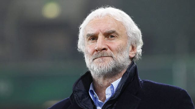 Rudi Völler sieht sein Team benachteiligt.