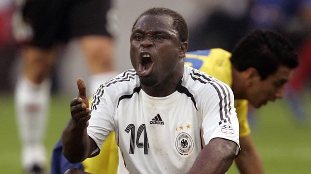 Gerald Asamoah richtet deutliche Worte an seine ehemaligen DFB-Kollegen. Gerald Asamoah richtet deutliche Worte an seine ehemaligen DFB-Kollegen.