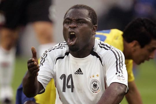 Gerald Asamoah richtet deutliche Worte an seine ehemaligen DFB-Kollegen.
