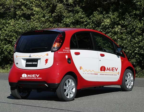 Mitsubishi i MIEV: Das Elektroauto fand 2012 96 Käufer - davon 10 Privatleute.