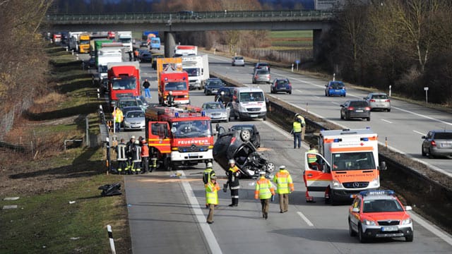 Geisterfahrer verursacht Unfall auf der A 92