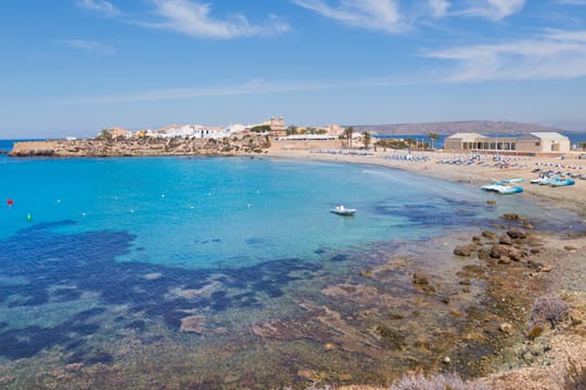 Diese Bucht auf Tabarca lädt zum Baden ein.