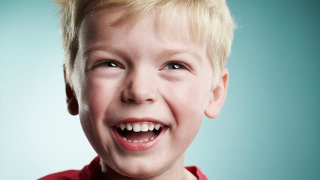 Schon im Kindergarten erzählen Kinder Witze.