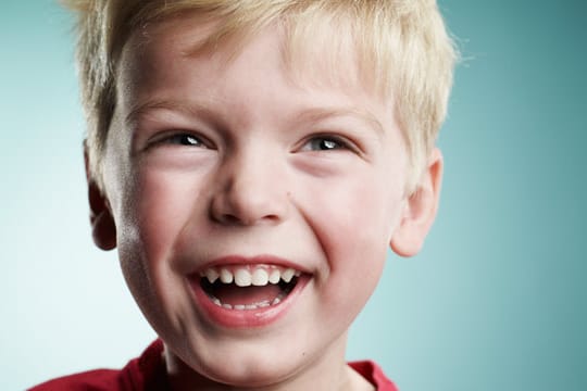 Schon im Kindergarten erzählen Kinder Witze.