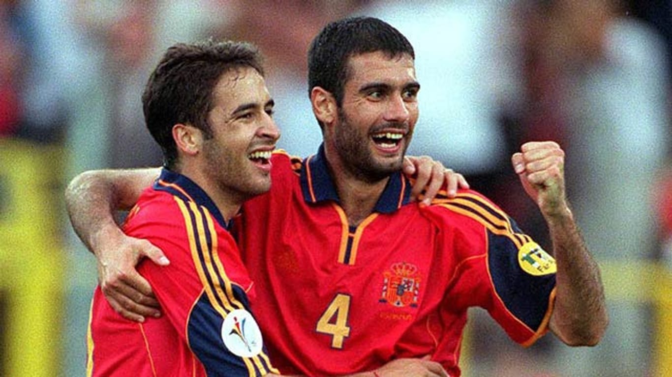 Raul (li.) und Guardiola spielten gemeinsam für die spanische Nationalmannschaft.