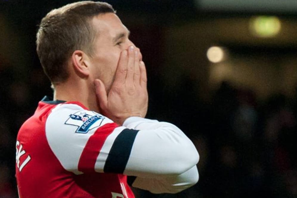 Lukas Podolski und der FC Arsenal haben auf und neben dem Platz große Sorgen.