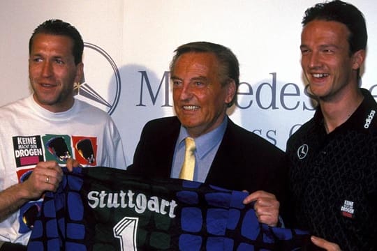 Andreas Köpke wurde 1996 als neuer Torwart des VfB Stuttgart präsentiert, gespielt oder trainiert hat er allerdings nie für die Schwaben.