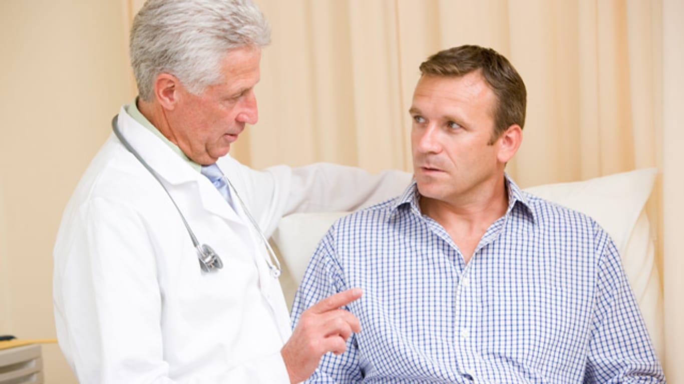 Vorsorge: Männer gehen eher selten zum Arzt und ignorieren häufig Warnzeichen für Erkrankungen.