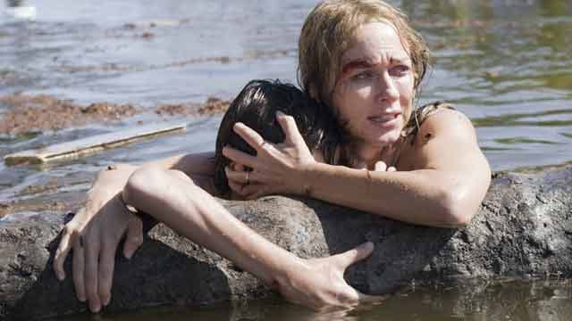 Nach der Welle ist vor der Welle: Naomi Watts im Tsunami-Katastrophenfilm "The Impossible"