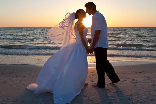 Große Männer haben beim Heiraten besser Karten.