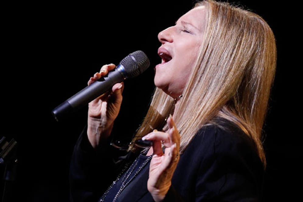 Barbara Streisand im September 2012 bei einem Konzert in New York