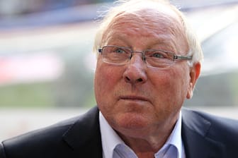 Uwe Seeler hat einen Hals auf die HSV-Bosse.