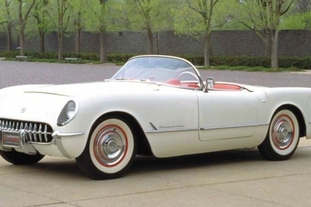 Weiß mit roter Innenausstattung: die erste Corvette von 1953