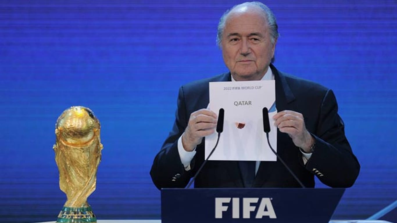 FIFA-Präsident Joseph Blatter präsentierte 2010 Katar als Ausrichter.