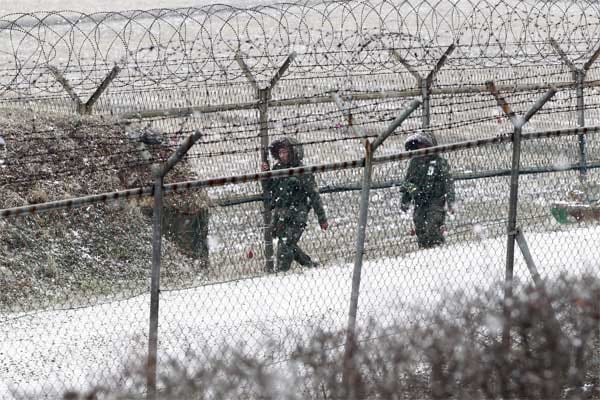 Südkoreanische Soldaten während ihrer Patrouille.
