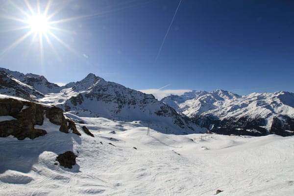 Zwischen den Gipfeln Attelas und La Chaux finden Genussskifahrer die richtigen Pisten für entspannte Schwünge bis hinunter nach Verbier.