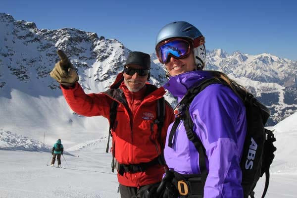 Mit seinen Gästen verlässt Ski- und Bergführer Christophe Gay-Crosier die Pisten, wann immer es die Schneelage zulässt.