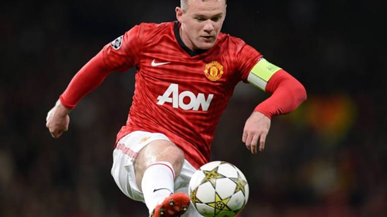 Wayne Rooney ist Kapitän bei Manchester United.
