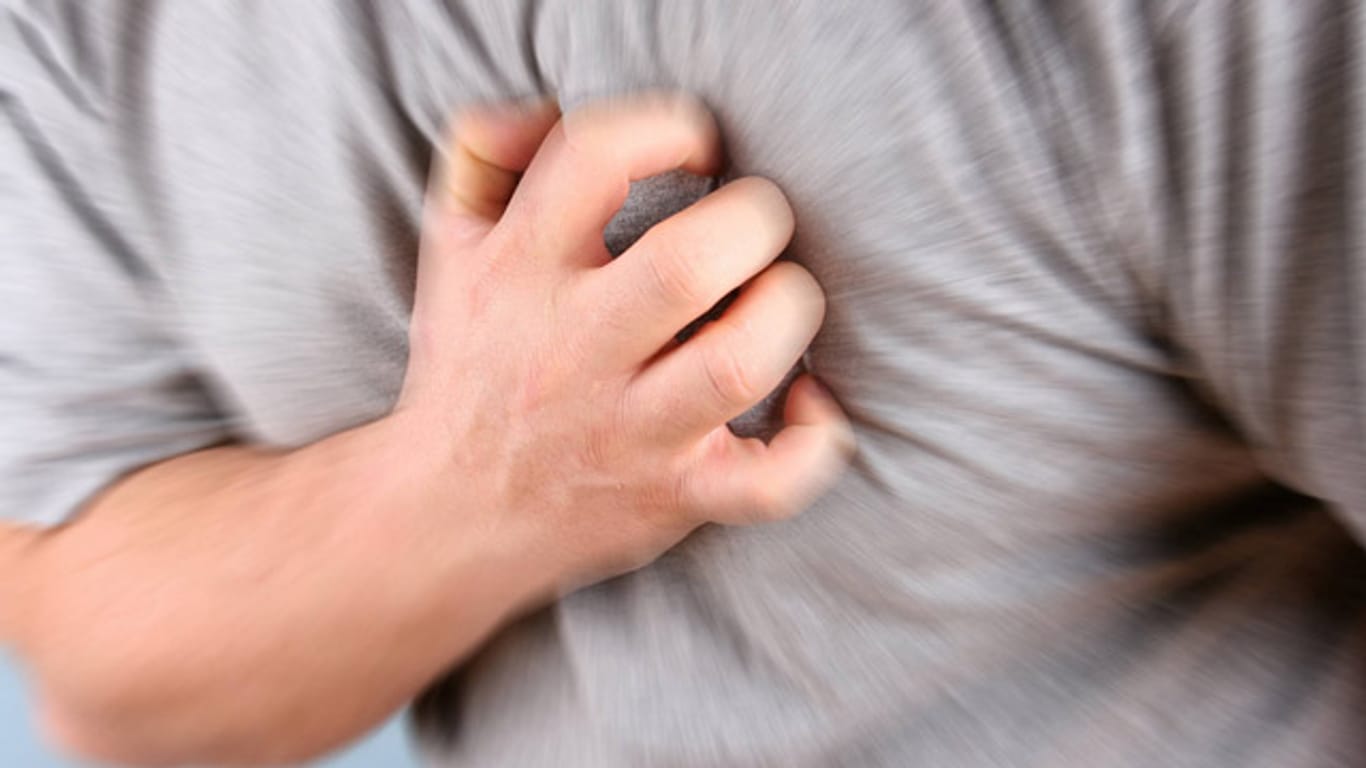 Herzinfarkt: Akute Lebensgefahr bei Engegefühl in der Brust