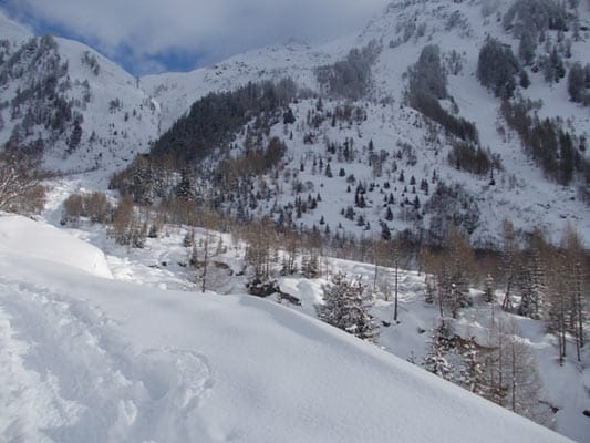 Keine Skilifte stören den Blick auf die umliegenden Berge in der Schweizer Region Obergoms.