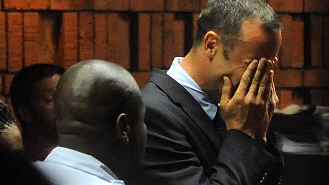 Oscar Pistorius bricht vor Gericht in Tränen aus