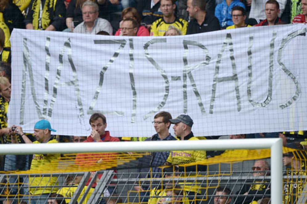 Klare Botschaft: BVB-Fans distanzieren sich um Rechtsextremismus.
