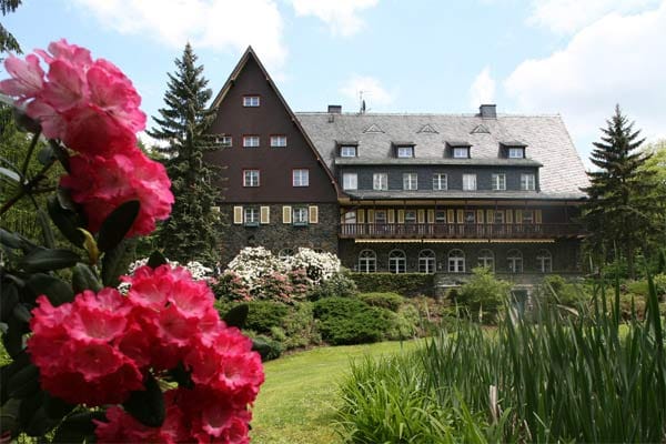 "Jagdhaus Waldidyll": Schon der deutsche Dichter Johann Wolfgang von Goethe bereiste die Region zwischen Zwickau und Böhmen. Die historische Gegend im Erzgebirge ist zu jeder Jahreszeit genau das richtige Ziel für einen romantischen Urlaub.