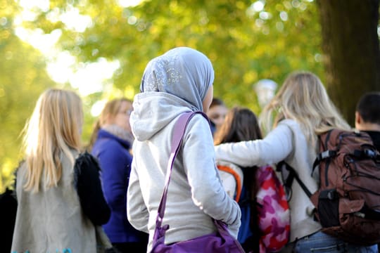 Die kulturelle Entfremdung türkischer Pflegekinder in Pflegefamilien in der EU missfällt der türkischen Regierung.