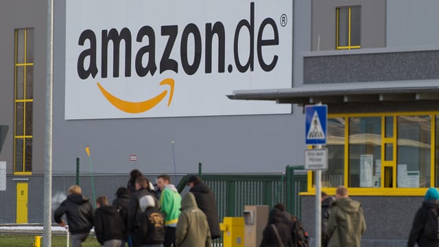 Im Skandal um Leiharbeiter bei Amazon steht auch das Zeitarbeitsunternehmen Trenkwalder in der Kritik