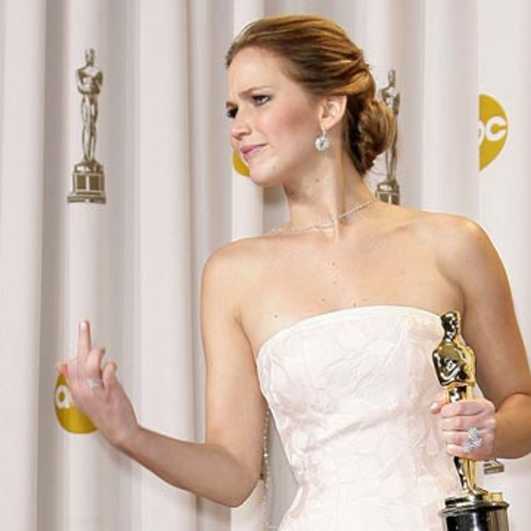 Jennifer Lawrence Mittelfinger